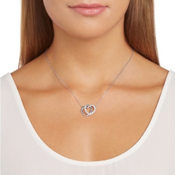 Jewelry - Swarovski heart necklace